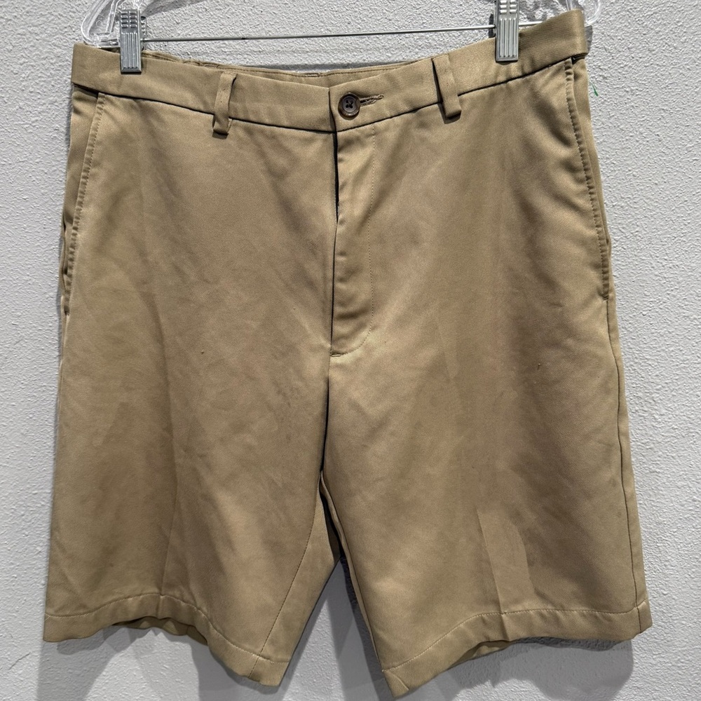 HAGGAR CLOTHING Bermuda Tan shorts Classic Fit sz 34x32